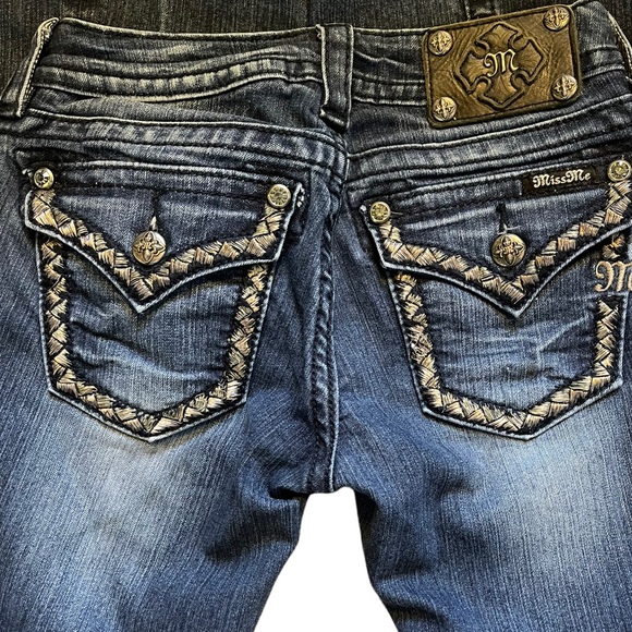 Miss Me Signature Rise Embellished Jeans Size 26 - Picture 5 of 14